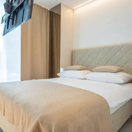 Samstag Parkzone Szálloda 4*