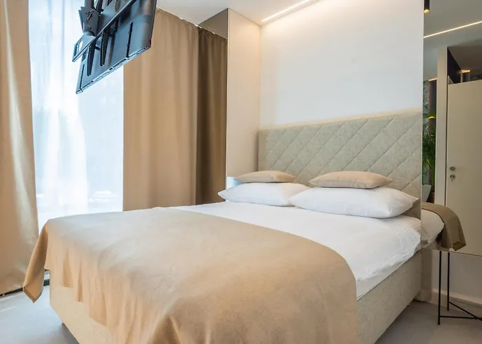 Samstag Parkzone Szálloda 4*